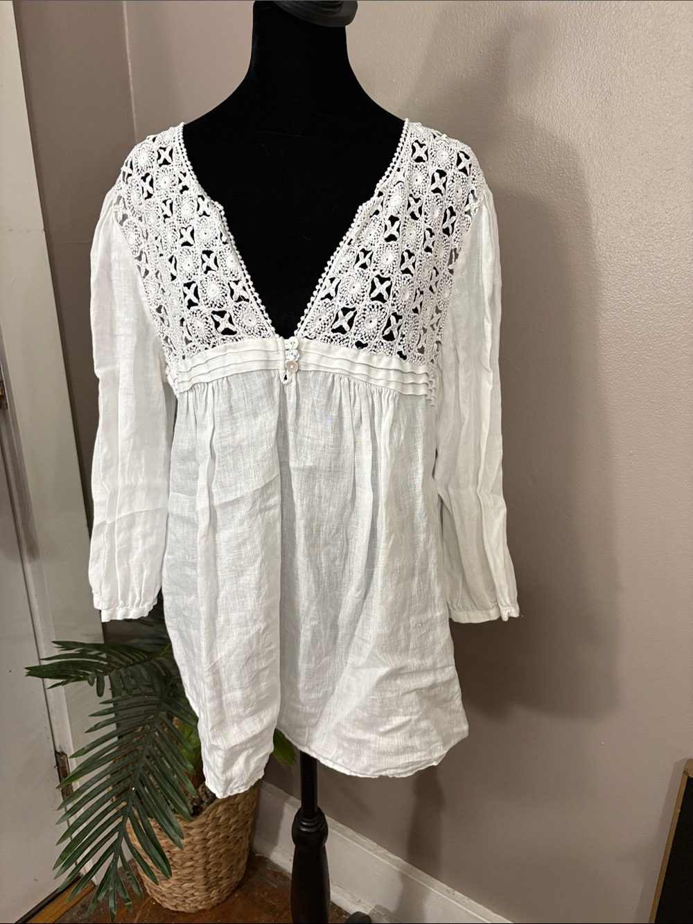 Melvin white linen crochet v neck boho blouse women’s size medium